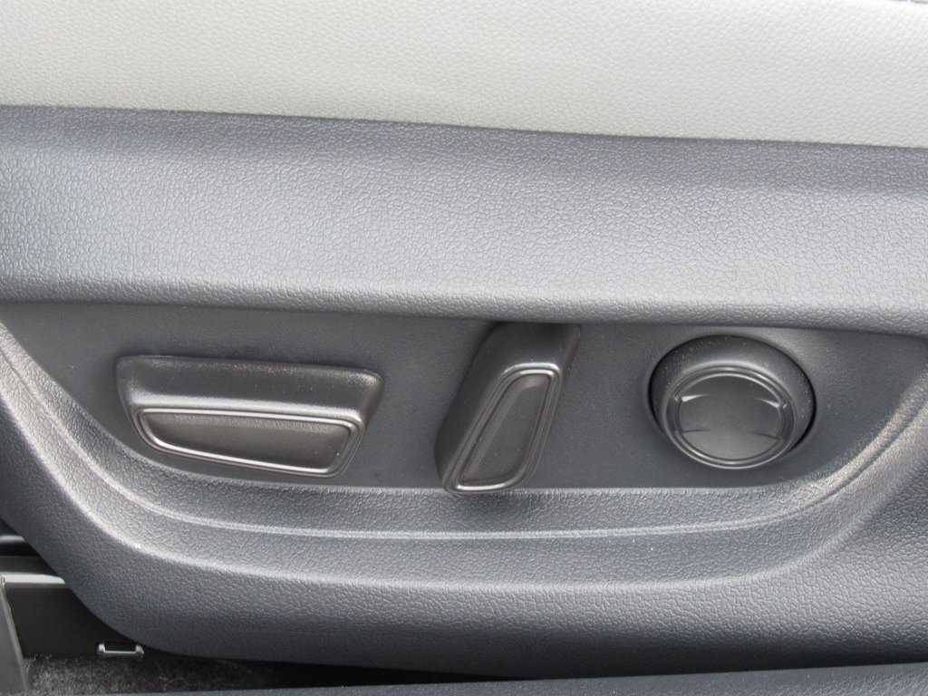 Vehicle image 14 of 36