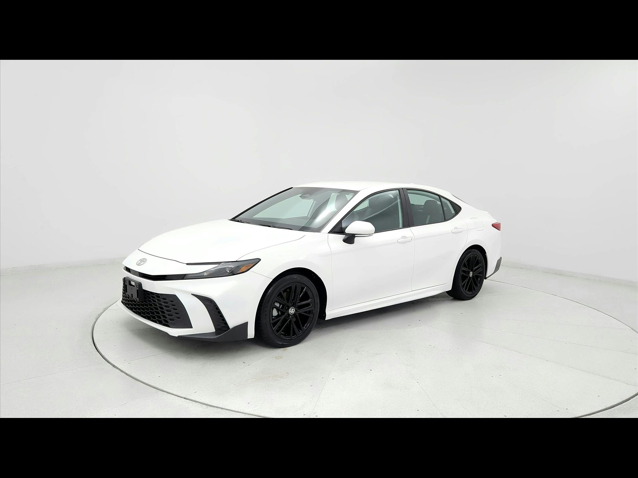 2025 Toyota Camry SE Image 1 of 47
