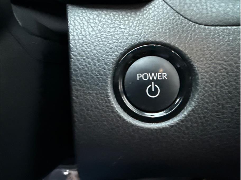 2025 Toyota Camry SE Image 31 of 35