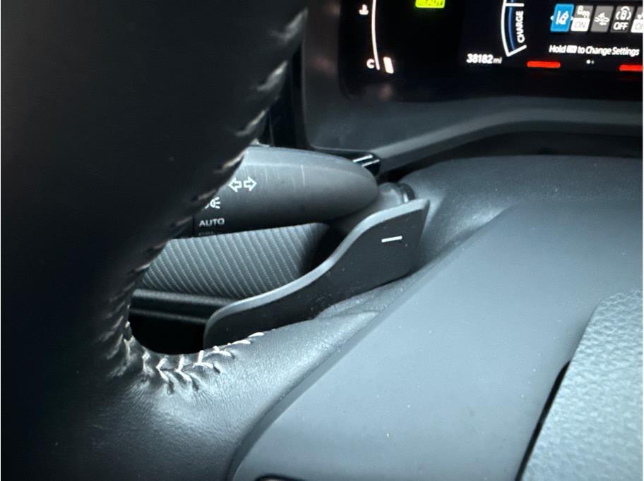 2025 Toyota Camry SE Image 30 of 35