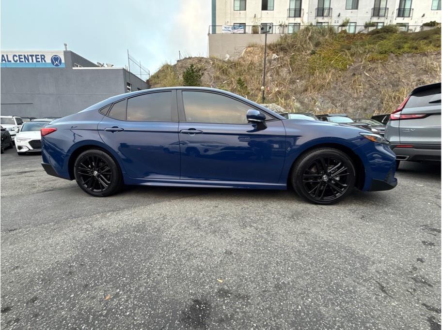 2025 Toyota Camry SE Image 8 of 35