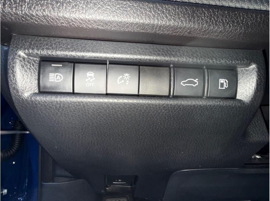 2025 Toyota Camry SE Image 34 of 35