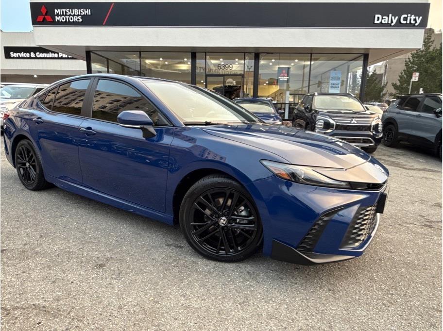 2025 Toyota Camry SE Image 5 of 35