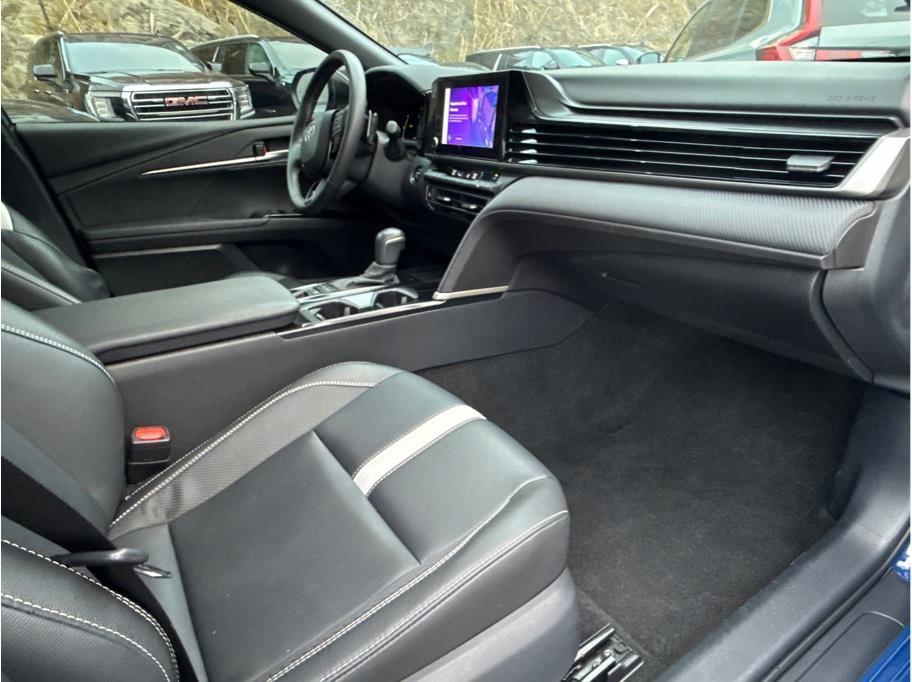 2025 Toyota Camry SE Image 20 of 35