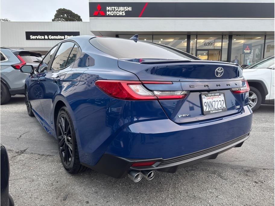 2025 Toyota Camry SE Image 11 of 35