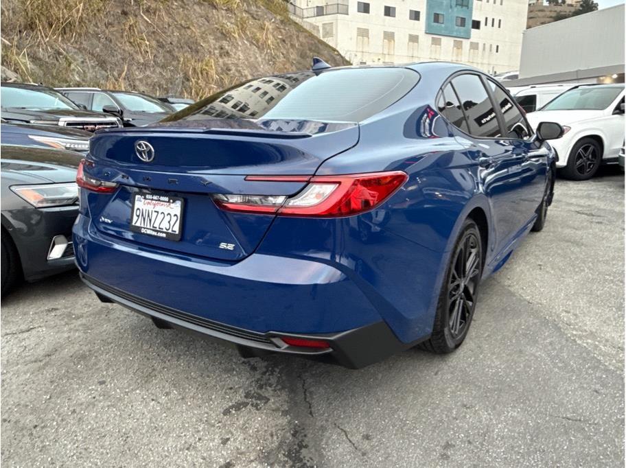 2025 Toyota Camry SE Image 9 of 35