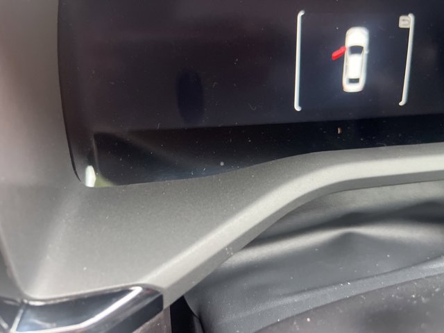 Vehicle image 4 of 5