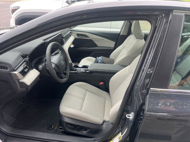 Vehicle image 3 of 5