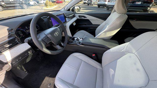 Vehicle image 13 of 20