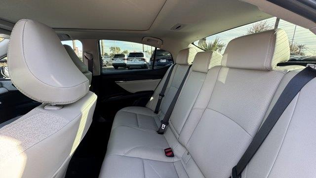 Vehicle image 11 of 20