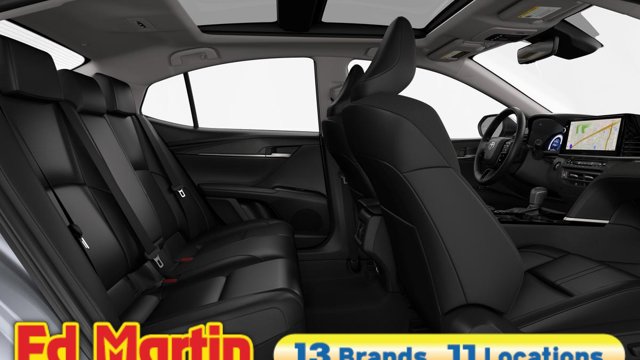 Vehicle image 21 of 22