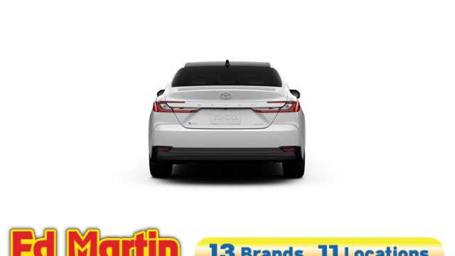 Vehicle image 13 of 22