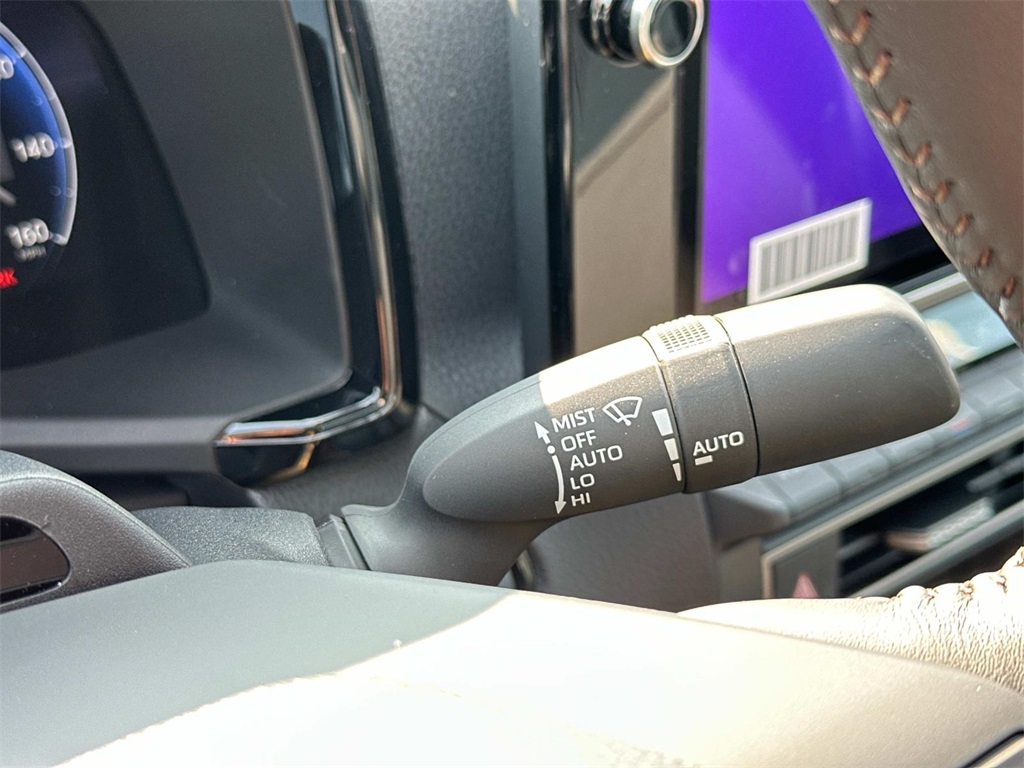 Vehicle image 30 of 35