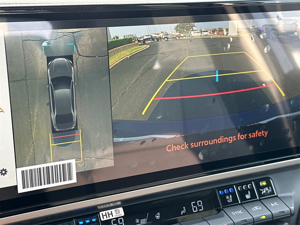 Vehicle image 18 of 35