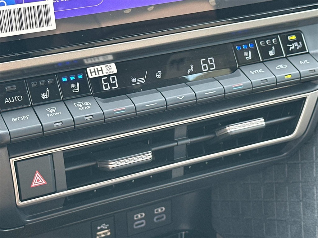 Vehicle image 19 of 35