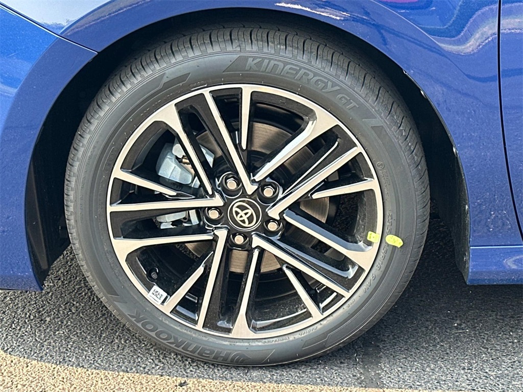Vehicle image 8 of 35