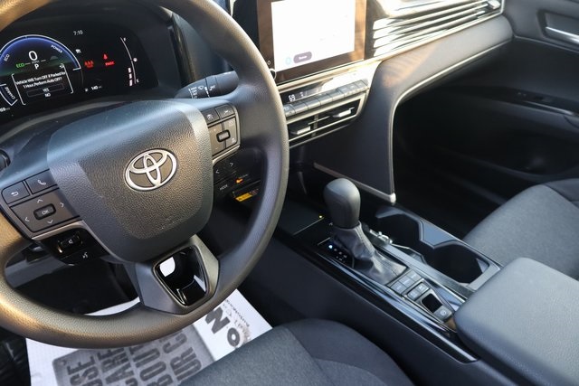 Vehicle image 19 of 42