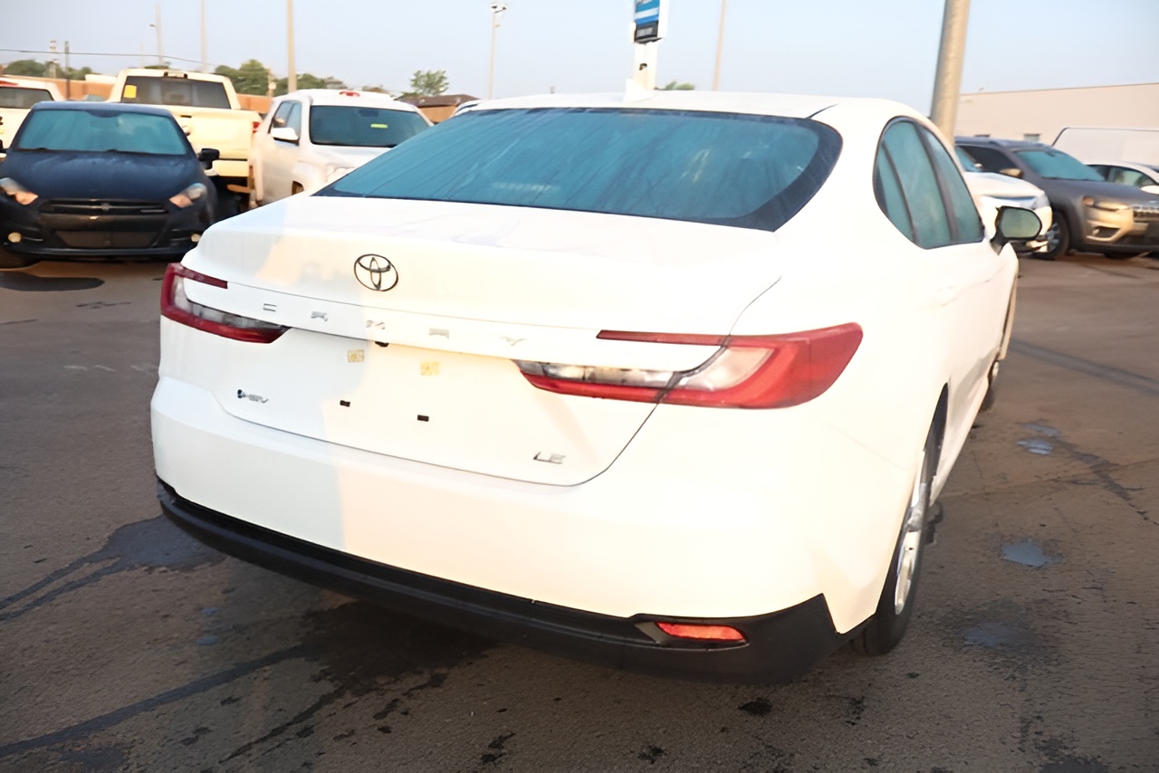 Vehicle image 39 of 42