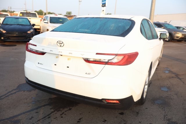Vehicle image 8 of 42