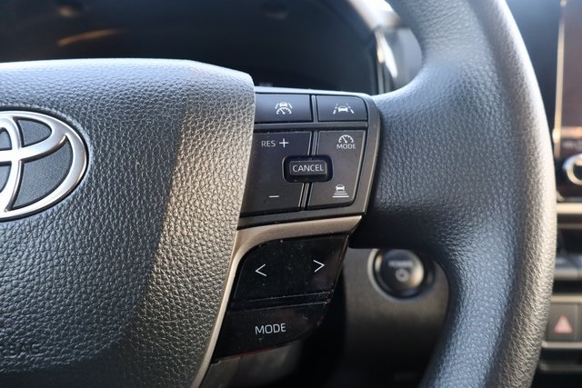 Vehicle image 23 of 42