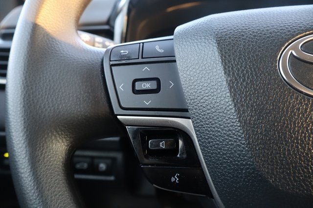 Vehicle image 22 of 42