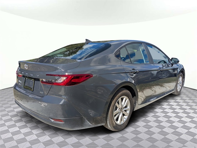 2025 Toyota Camry XLE Image 5 of 31
