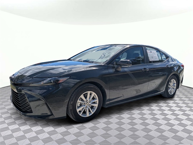 2025 Toyota Camry XLE Image 1 of 31