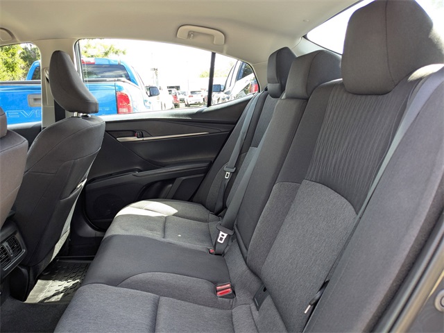 2025 Toyota Camry XLE Image 10 of 31