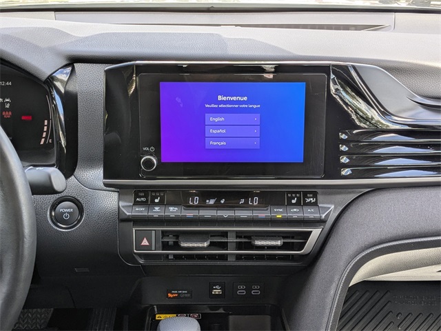 2025 Toyota Camry XLE Image 16 of 31