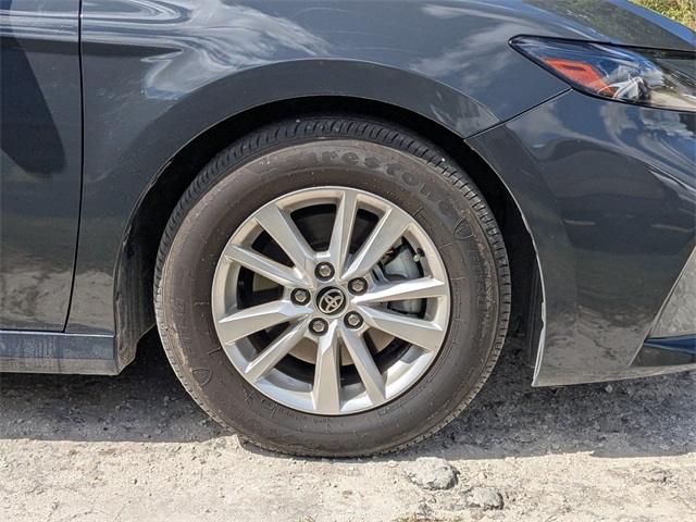 2025 Toyota Camry XLE Image 9 of 31