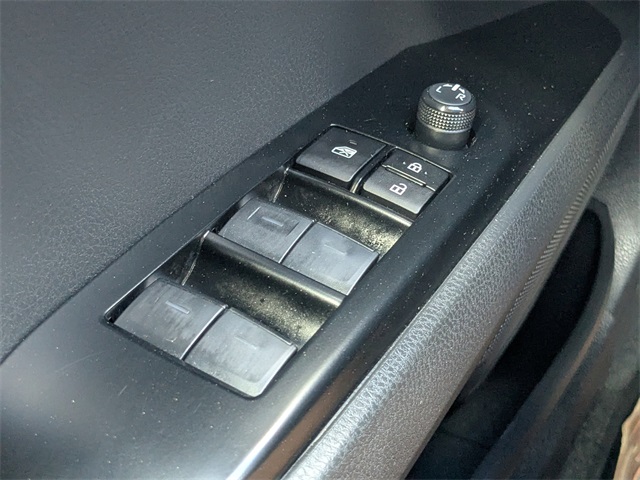 2025 Toyota Camry XLE Image 19 of 31