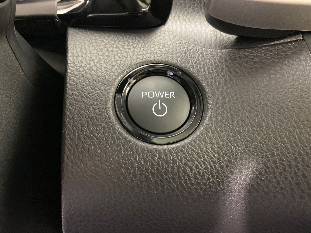 Vehicle image 19 of 30