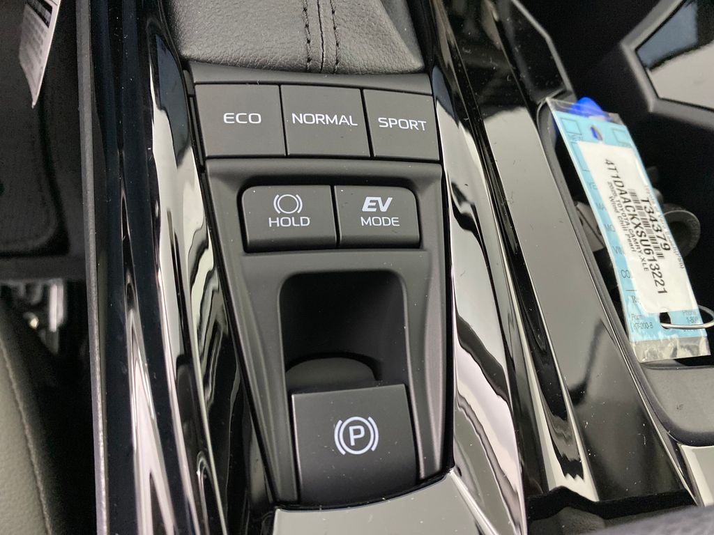 Vehicle image 22 of 30