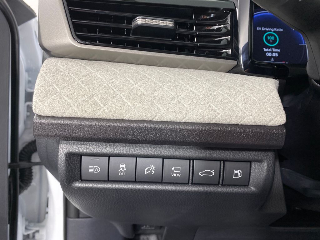 Vehicle image 11 of 30