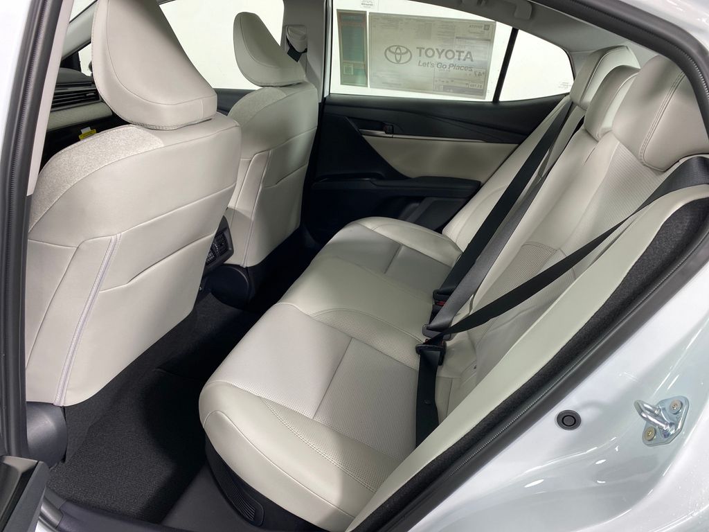 Vehicle image 29 of 30