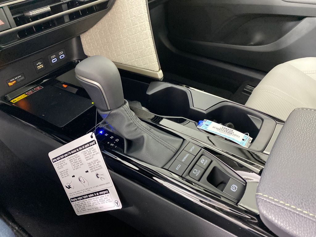 Vehicle image 23 of 30