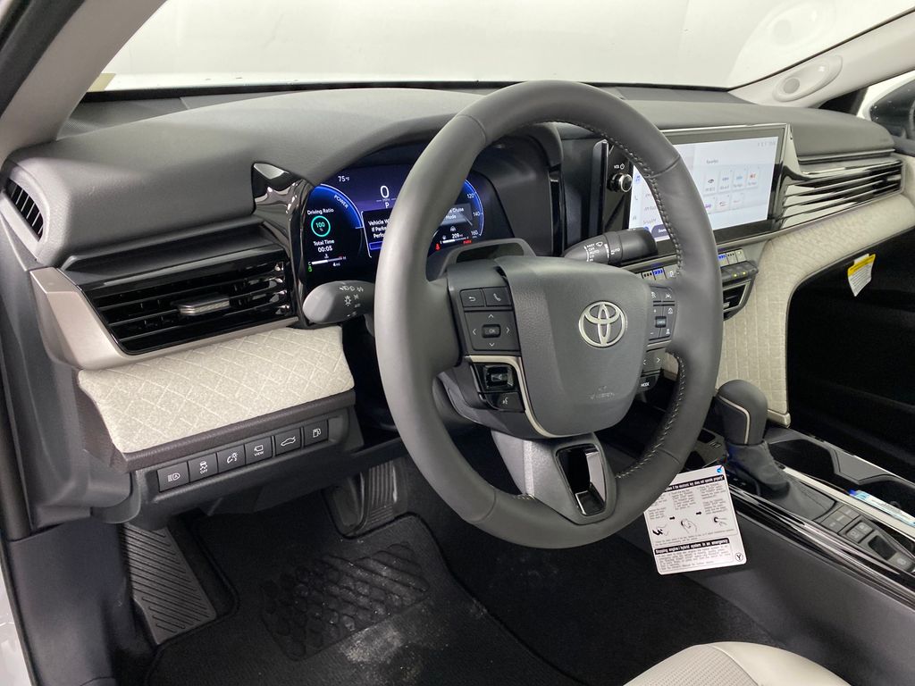 Vehicle image 10 of 30