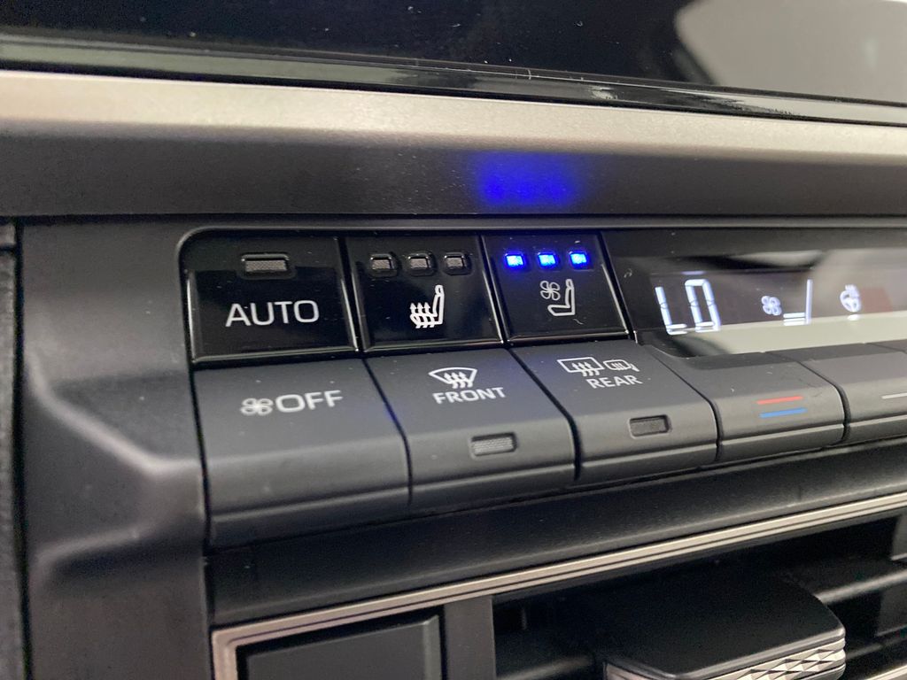 Vehicle image 20 of 30