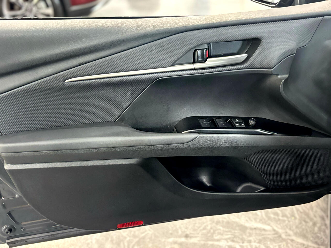 Vehicle image 14 of 34