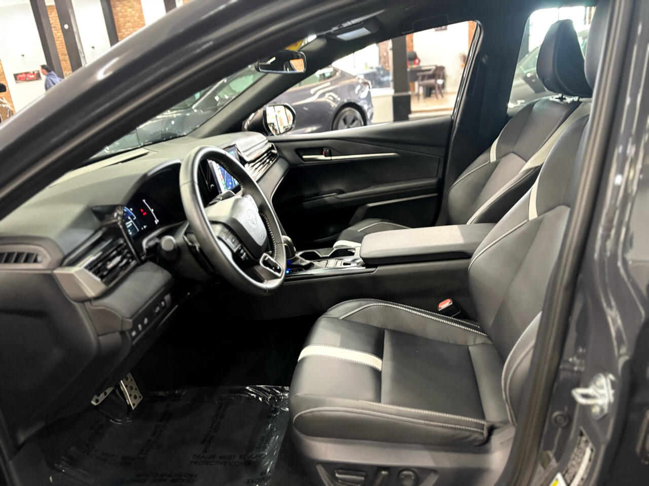 Vehicle image 15 of 34