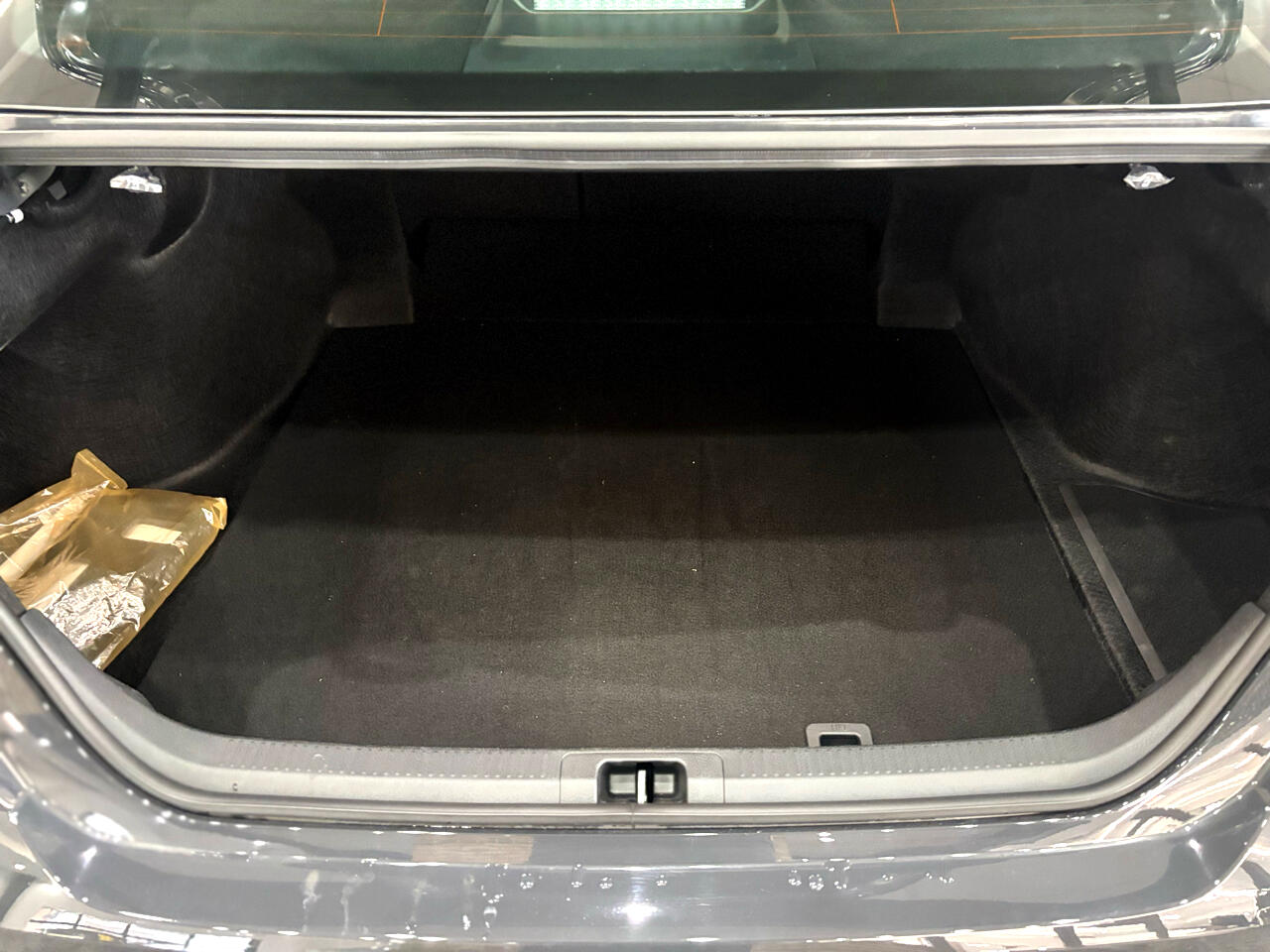 Vehicle image 28 of 34
