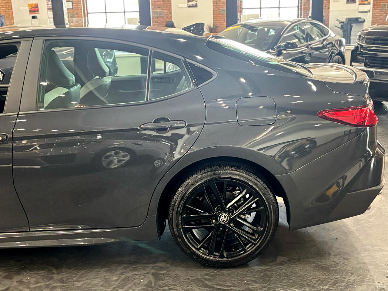 Vehicle image 13 of 34
