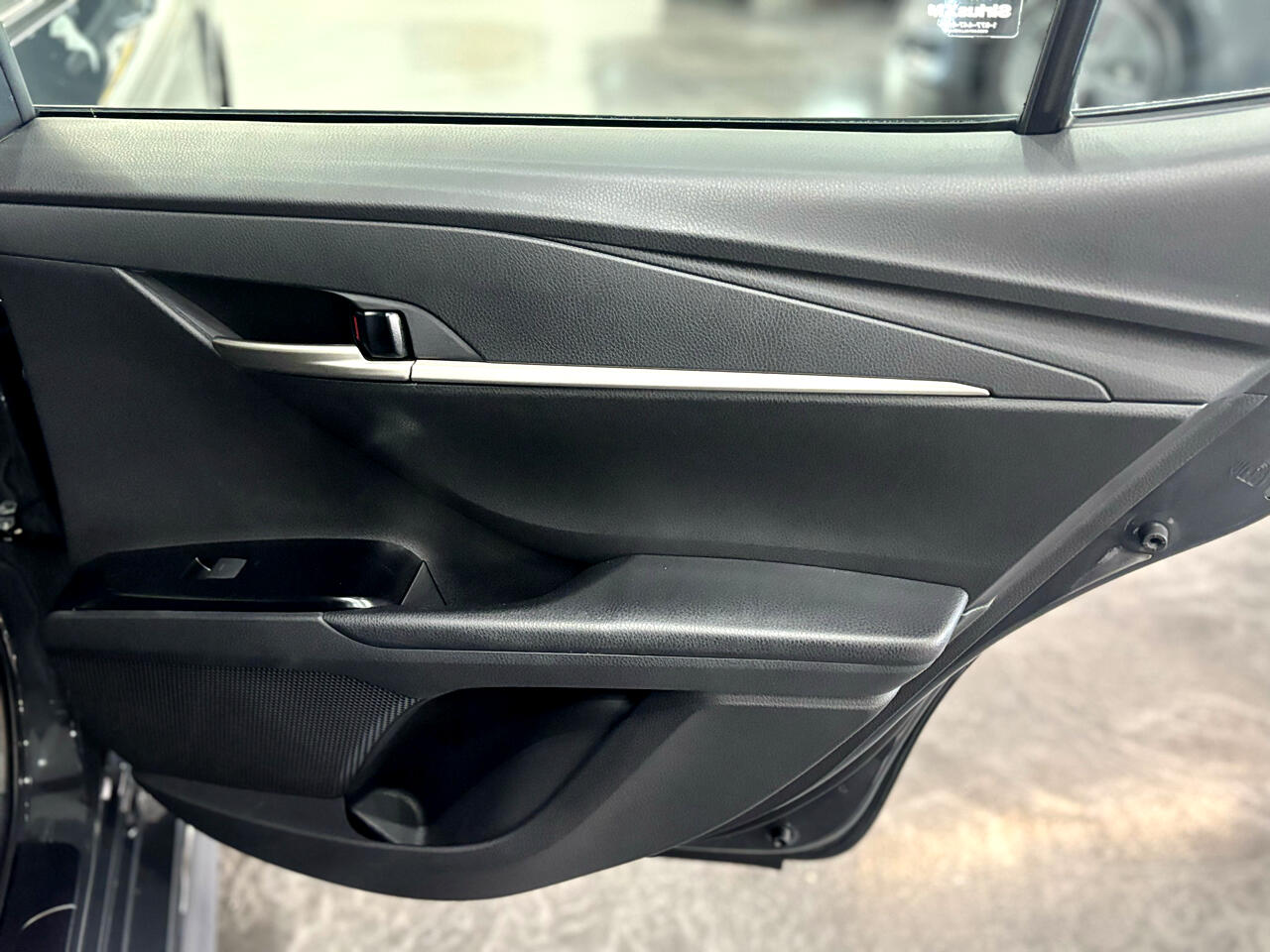 Vehicle image 29 of 34
