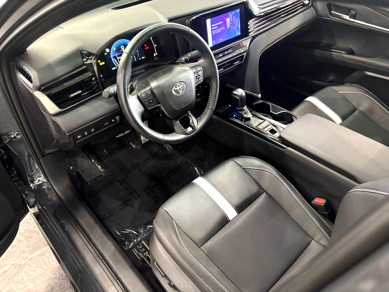 Vehicle image 16 of 34