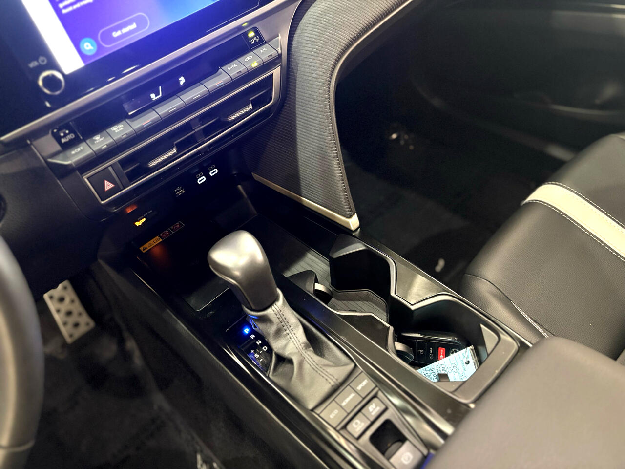 Vehicle image 24 of 34