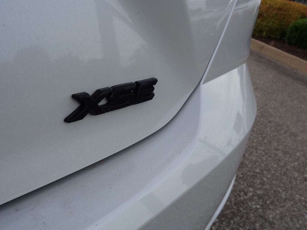 Vehicle image 11 of 50