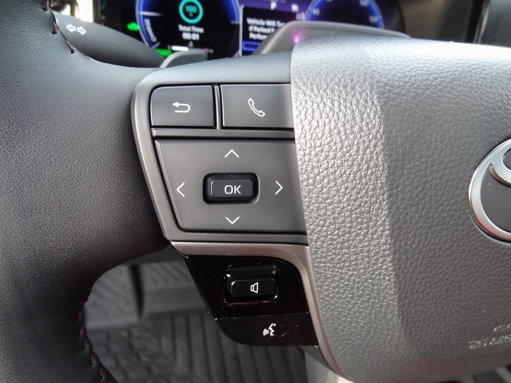 Vehicle image 24 of 50