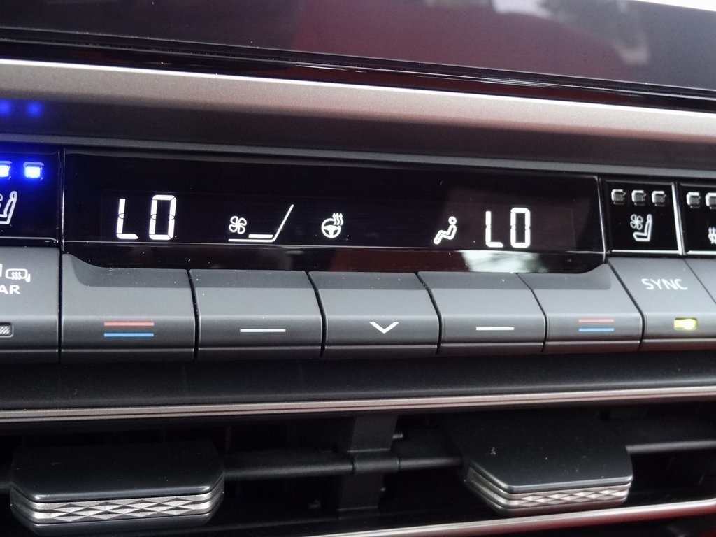Vehicle image 40 of 50