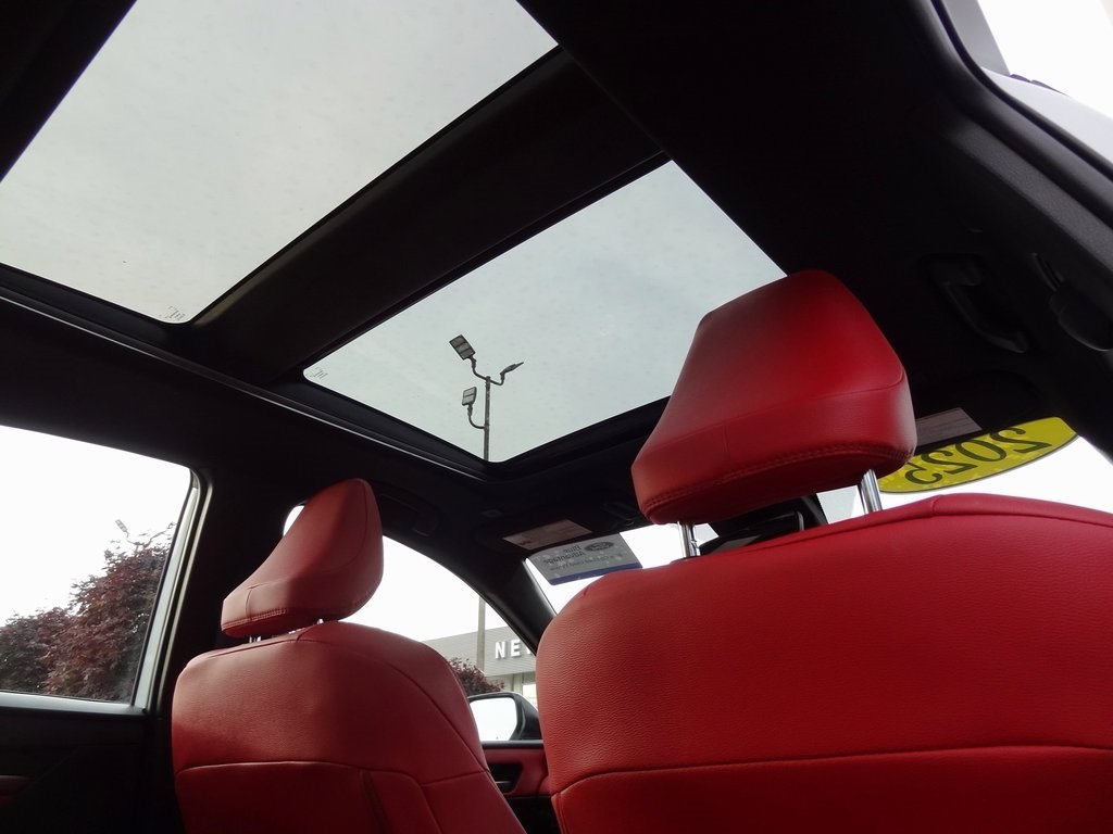 Vehicle image 19 of 50