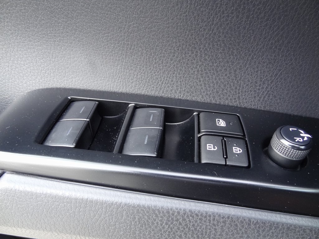 Vehicle image 22 of 50